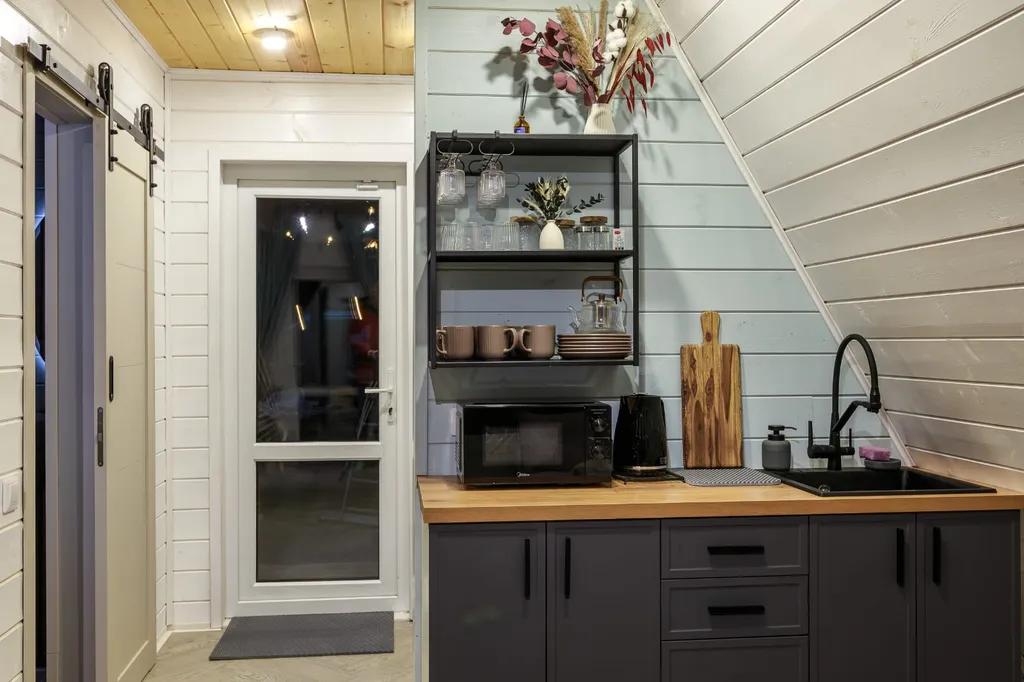 Домик у озера