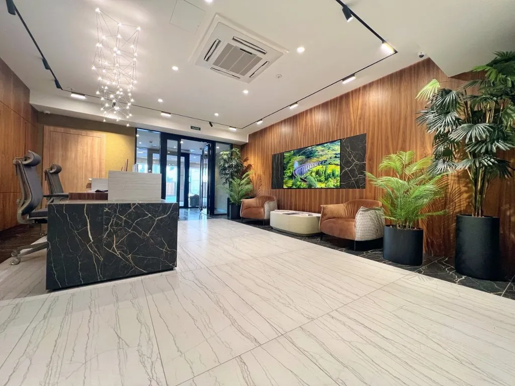 Белая студия-кинотеатр