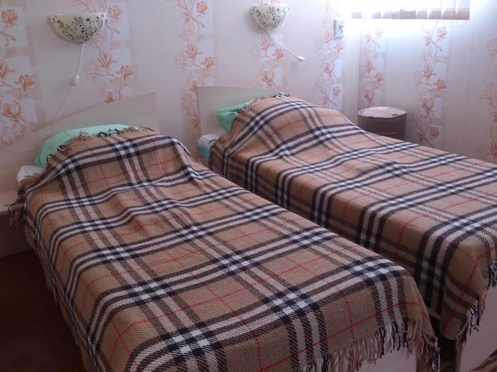 Просторная комната с кондиционером в частном доме