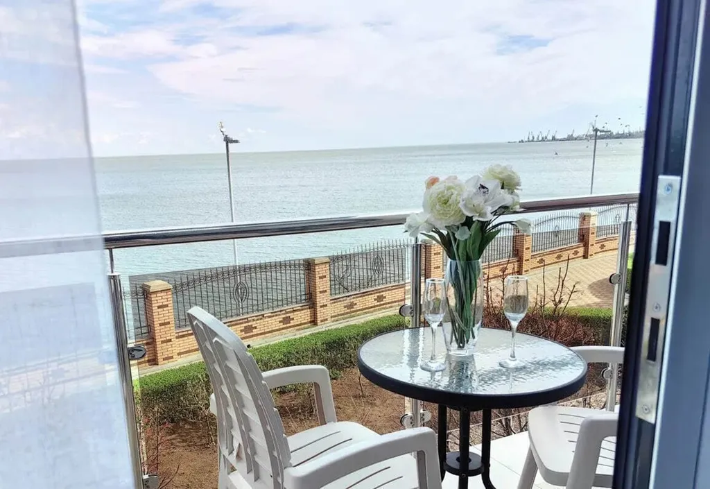 Студия с видом на море