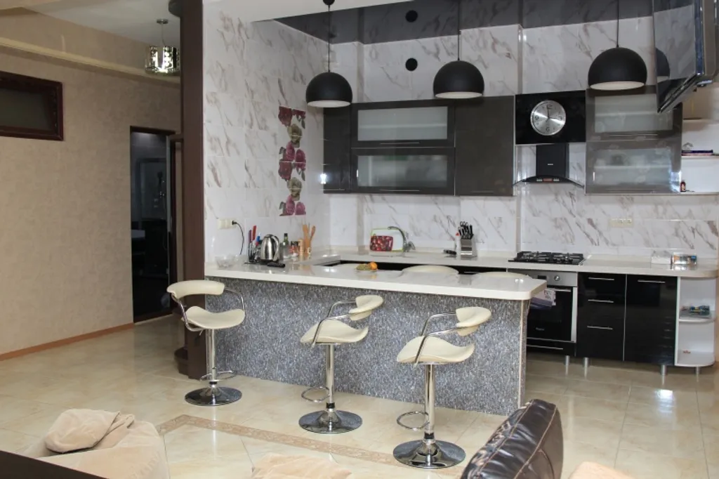 4-комнатная Квартира