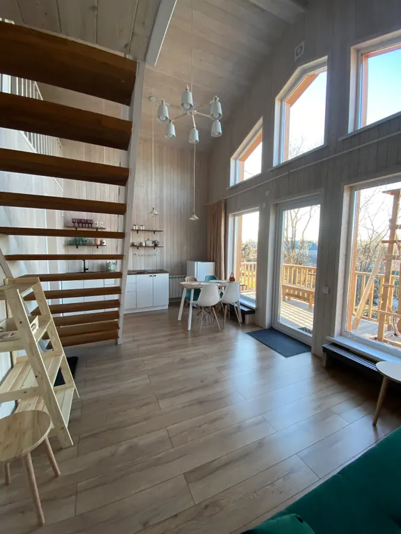 Новый светлый теплый атмосферный барнхаус с террасой “Barny”