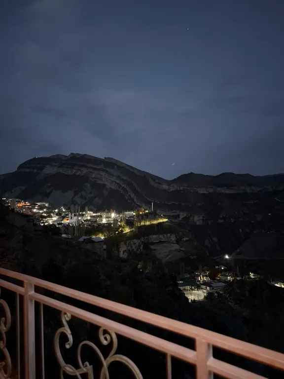 Роскошный эко дом Аквамарин с террасой у водопада и леса