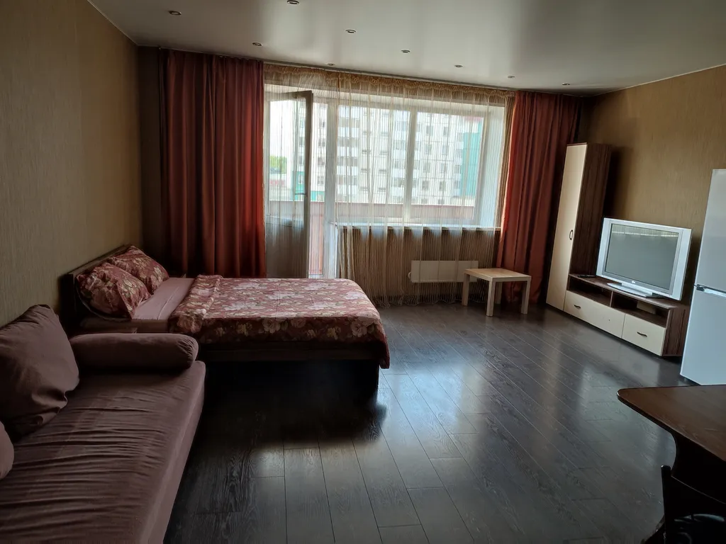 Большая, хорошая студия в центре города