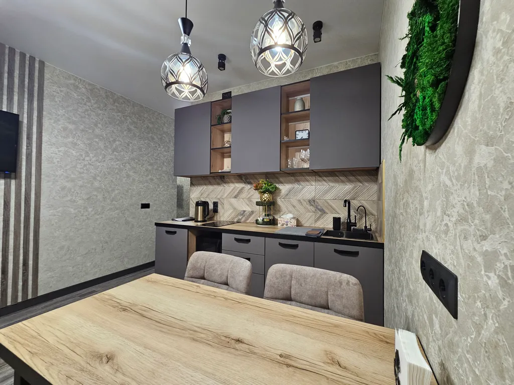 Уютная современная квартира рядом с аэропортом Толмачево — аренда посуточно в Обь