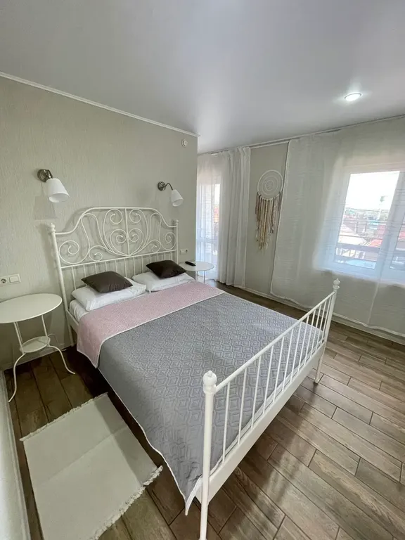 Квартира Двухместные апартаменты с видом на станицу 2,3,4 этаж — аренда посуточно в Голубицкая