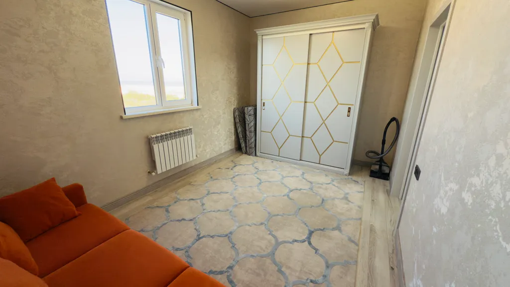 Шикарный дом с бассейном на берегу