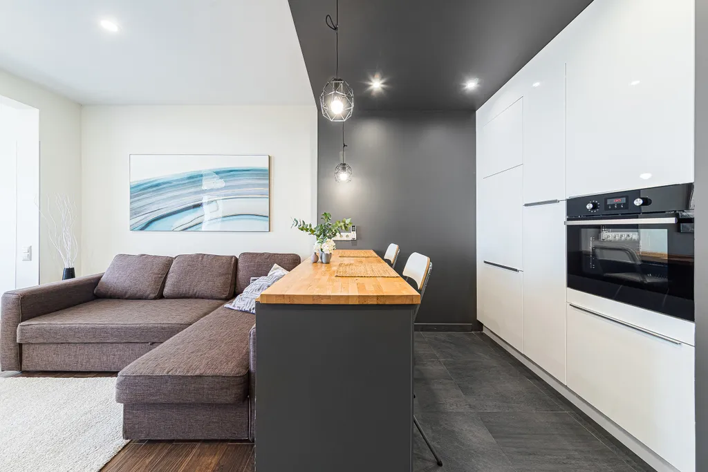 2-комнатная квартира в центре Сочи с видом на море и город