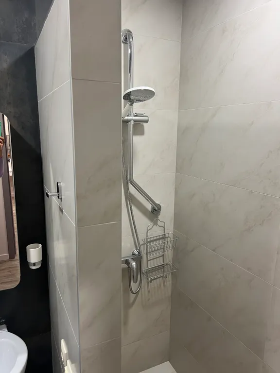 Уютная квартира с видом на морской порт и горы