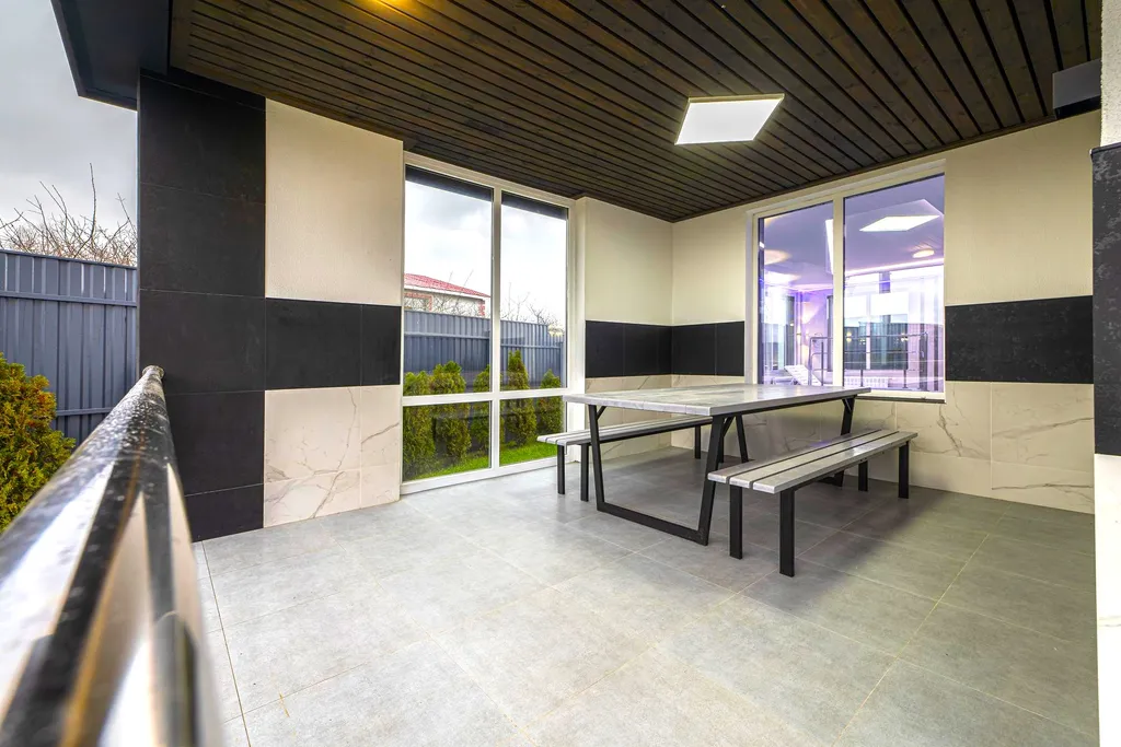 Частный дом с Бассейном