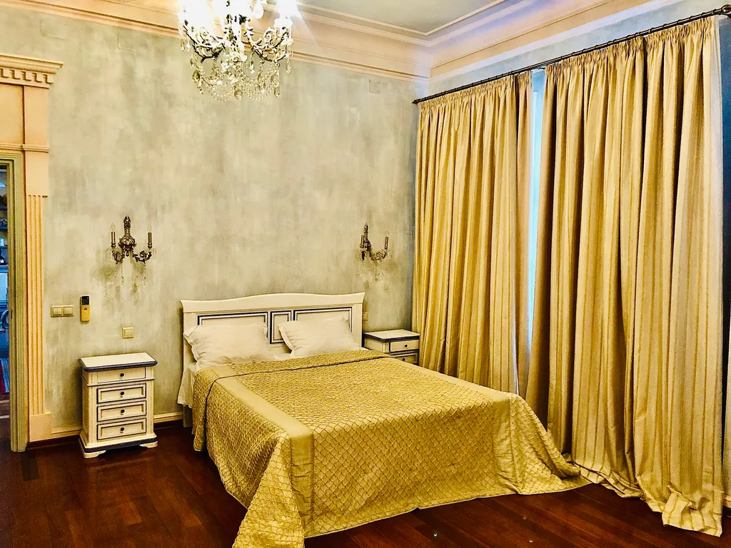 Апартаменты Вилла Елена на набережной Ялты с видом на море