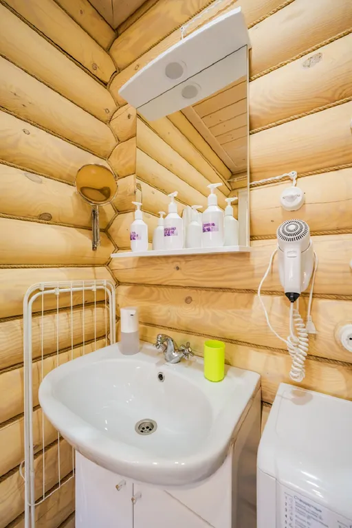 Уютные апартаменты 80 м² c 3-мя спальнями и камином в деревянном доме