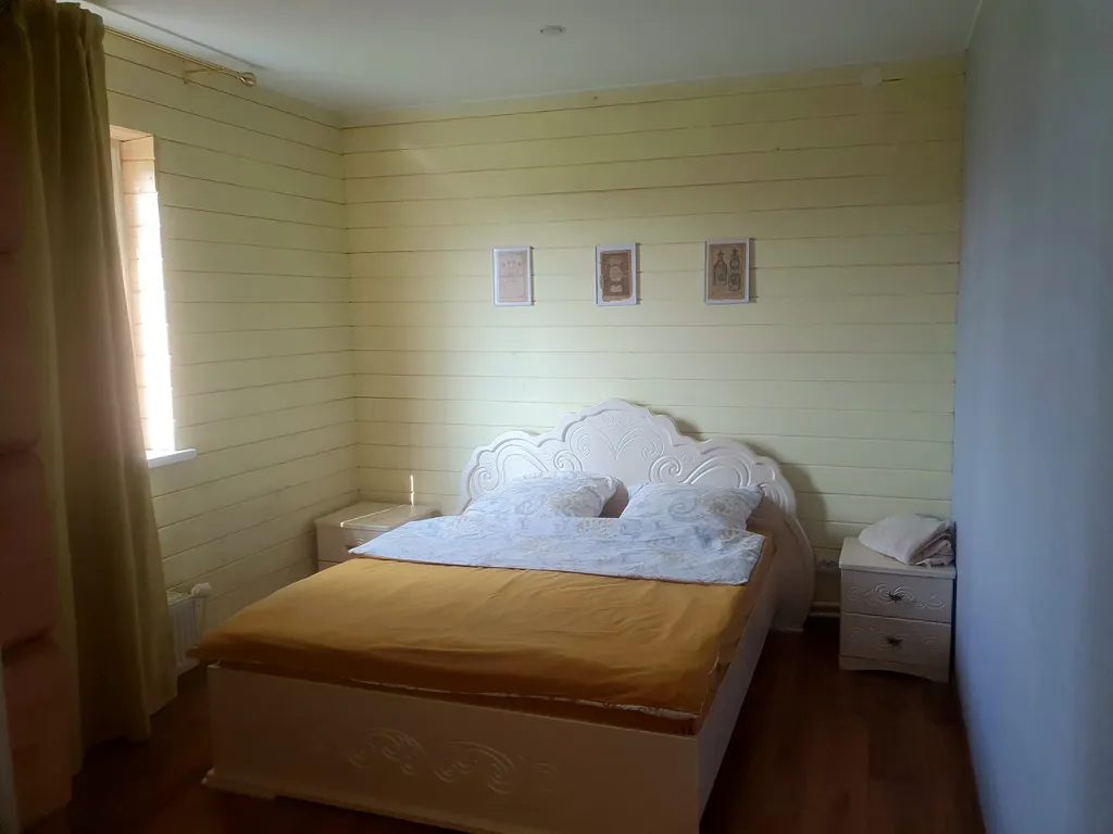 Благоустроенный дом на берегу реки