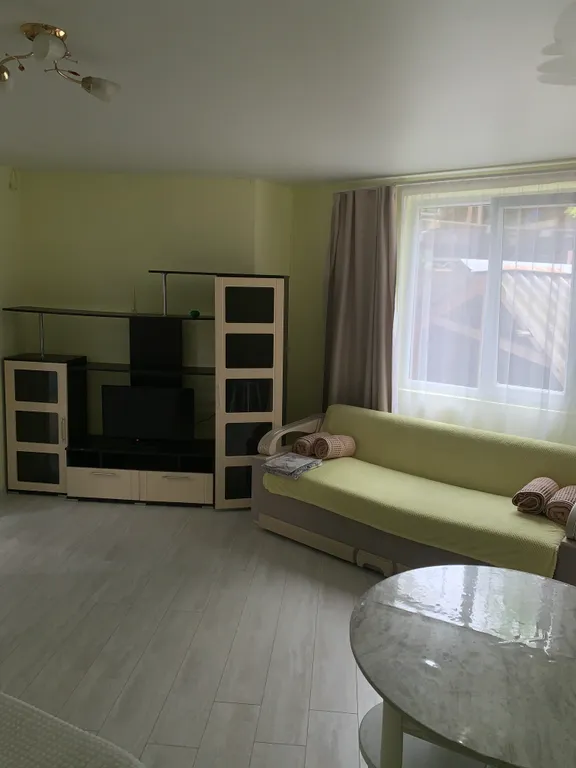 Уютная комната в частном доме в центре Хосты