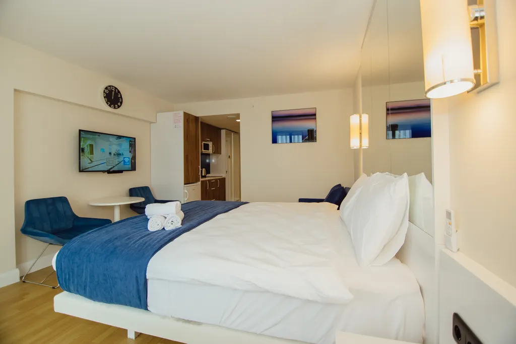 Студия с видом на море