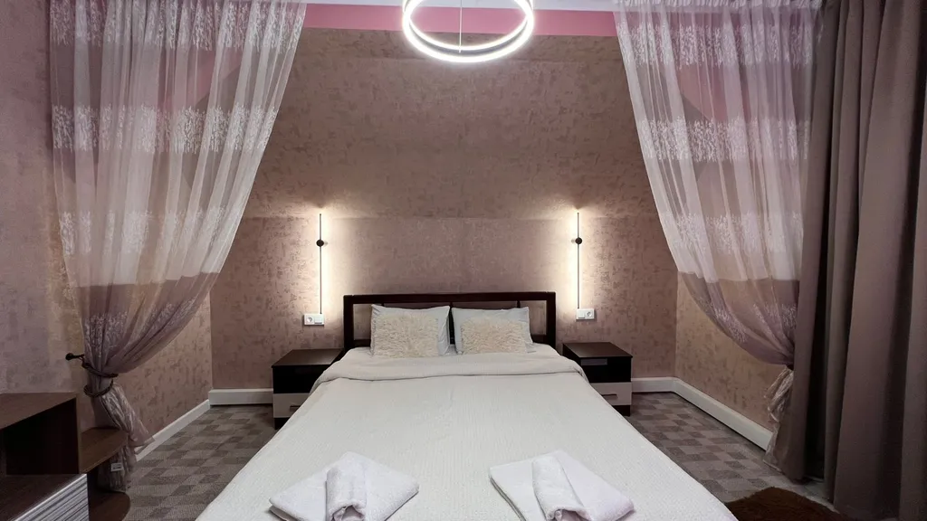 Квартира Посуточно 3-комнатная квартира в центре Калининграда у Верхнего озера! — Калининград