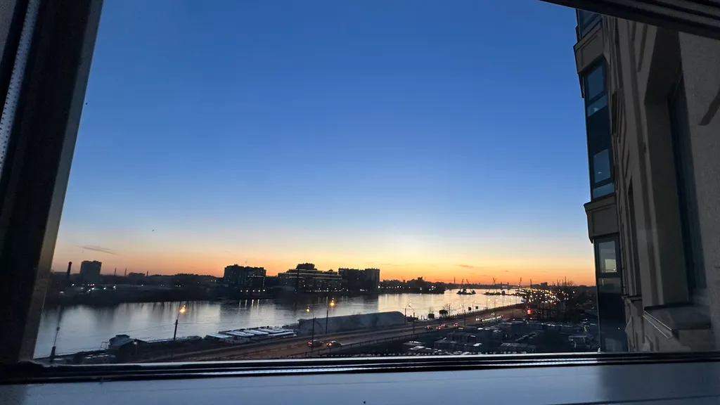 Квартира Квартира с панорамным видом на Неву — Санкт-Петербург