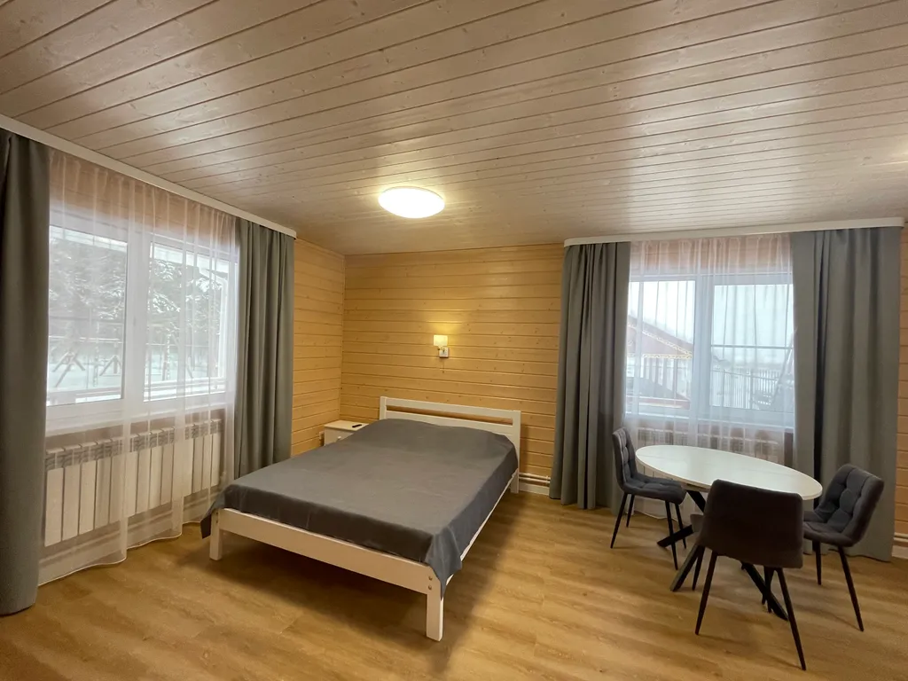 Студия апартаменты на берегу озера рядом с сосновым бором