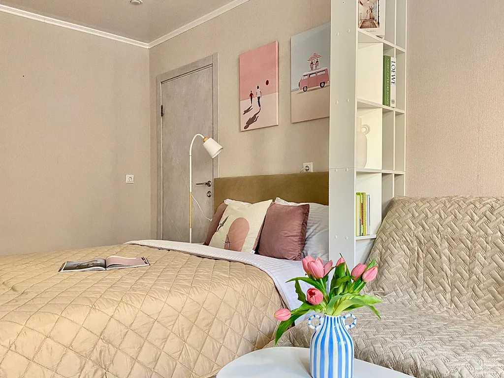 Дизайнерская студия ReDro, с большим ТВ, собственное крыльцо