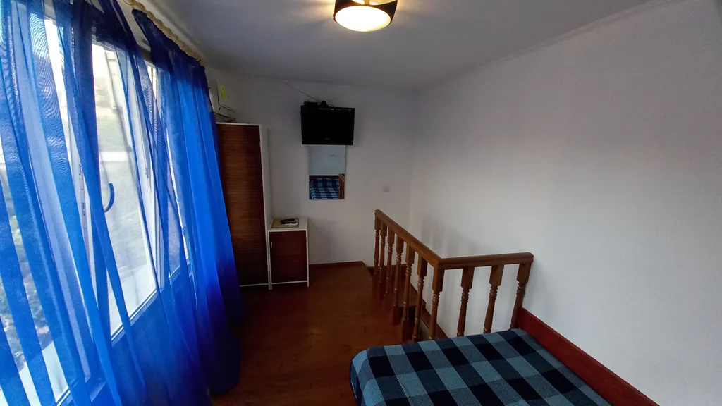 Дачный зелёный домик в Орджоникидзе