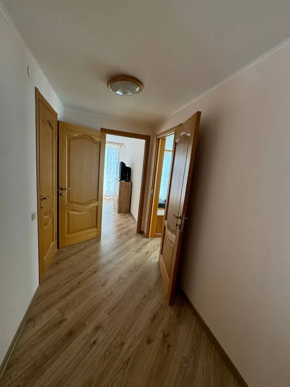 Белый коттедж на первой линии моря