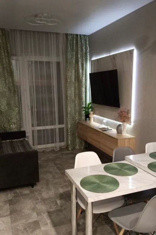 Уютная видовая современная квартира