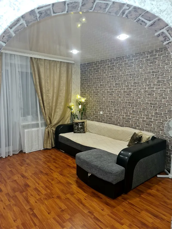 Комфортная тёплая квартира с камином возле двух стоматологий