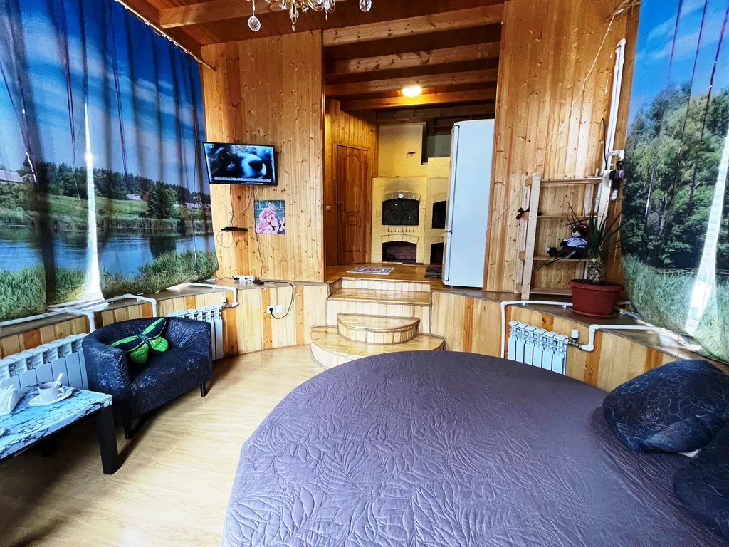 Уютный дом с камином