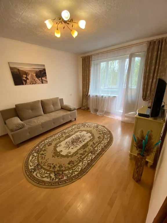 Уютная квартира недалеко от въезда в город — аренда посуточно в Сургут