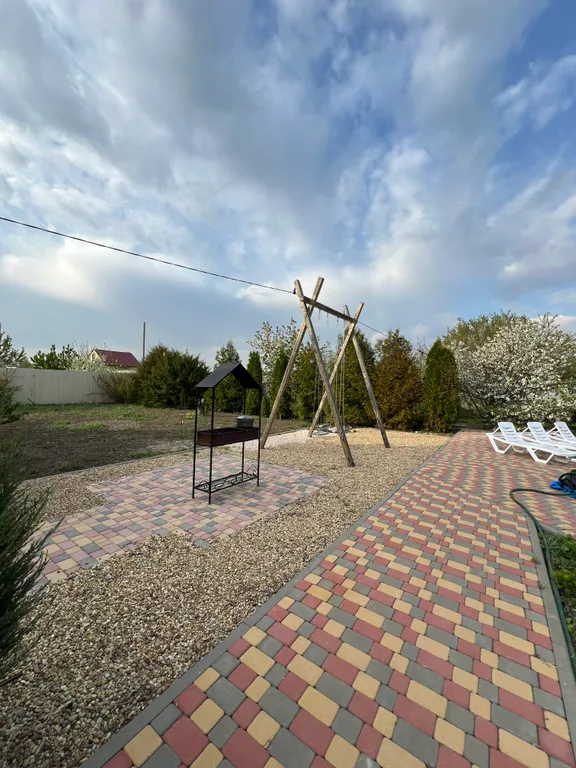 Загородный дом на берегу реки