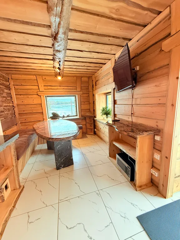 Дом на берегу озера Лососинное