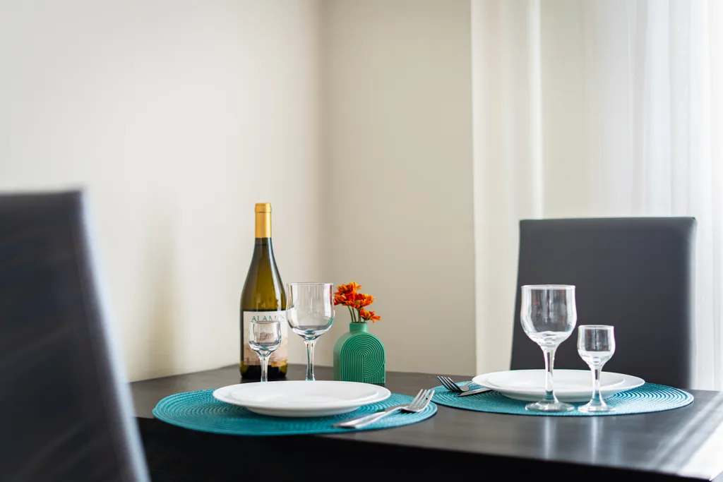 Квартира с витражными окнами в центре города