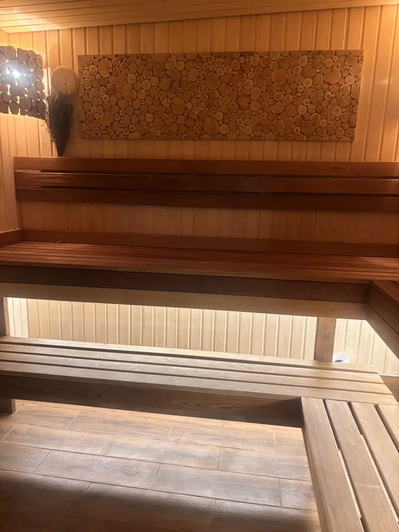 Дом у Коркинского озера с баней, купелью и детской площадкой.