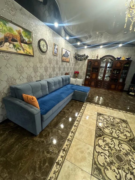 Большой и уютный дом в городе