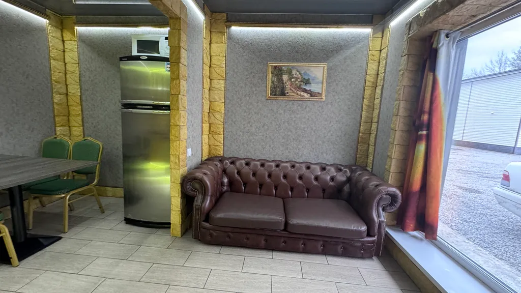 Коттедж с теплым бассейном под открытым небом. На 6 человек.