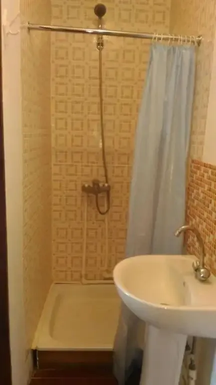 Трехместный номер с основными удобствами