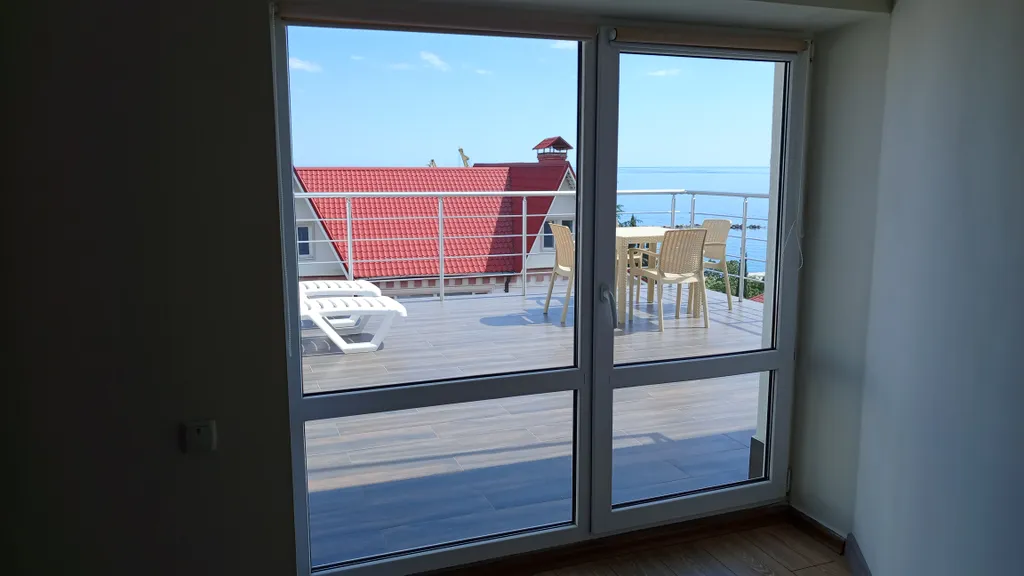 Трёхкомнатная квартира с панорамным видом на море и горы