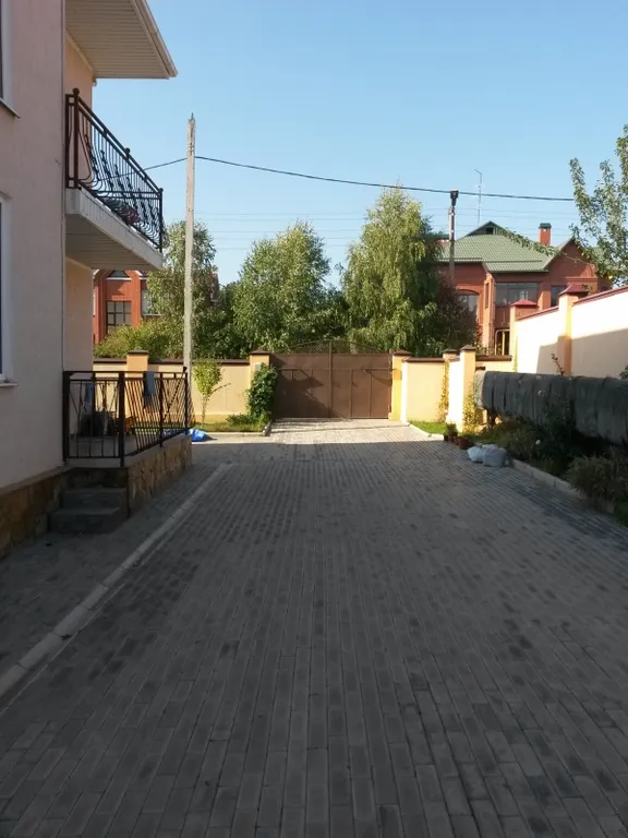 Квартира со своим двором на Виктории