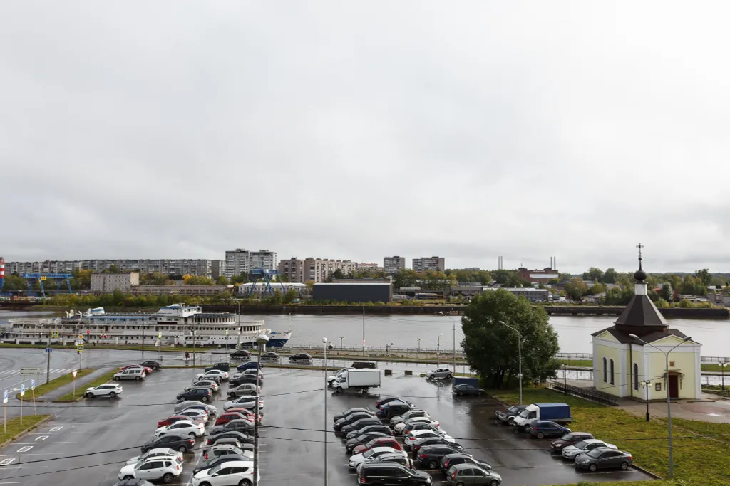 Апартамент у набережной Ягорбы