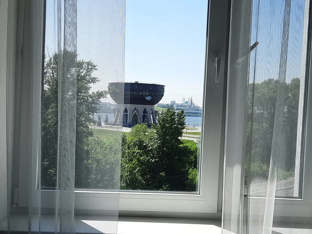 Просторная квартира с видом на Кремль и Чашу с парковкой — аренда посуточно в Казань