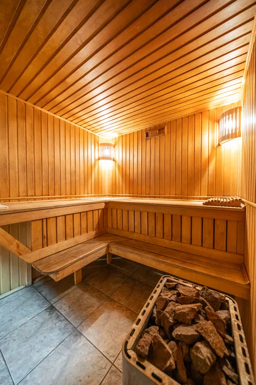 Большой коттедж с сауной