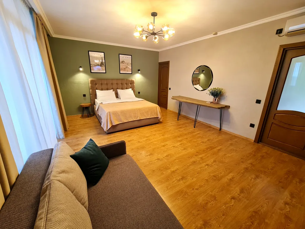 Супервидовая квартира в Ливадии рядом с морем