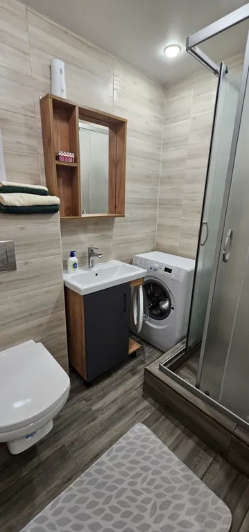 Двухкомнатная квартира в тихом дворе с новым ремонтом и техникой