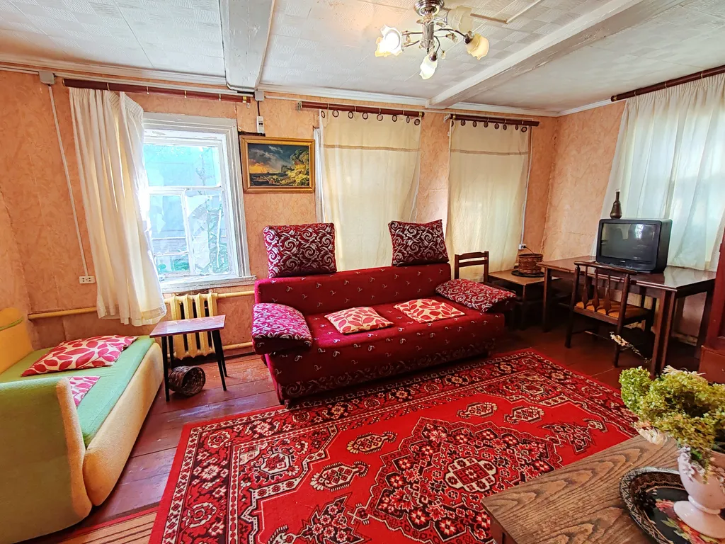 Уютный домик в тихом месте, рядом с рекой и озером