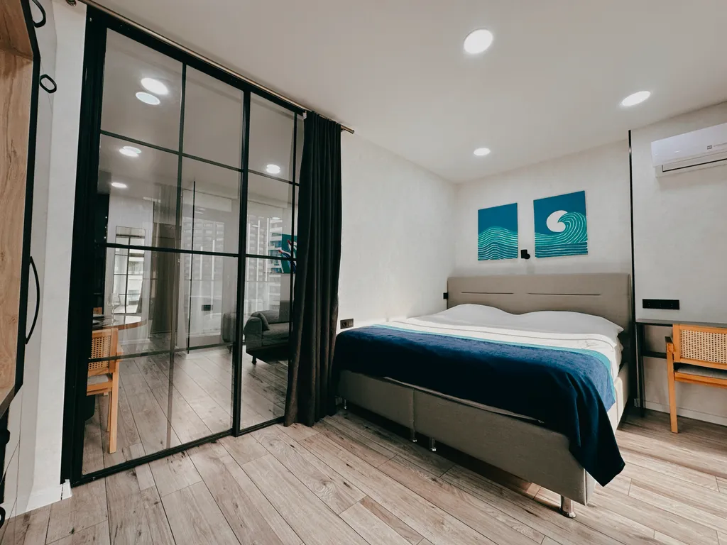 Уютные апартаменты с отдельной спальней на берегу моря