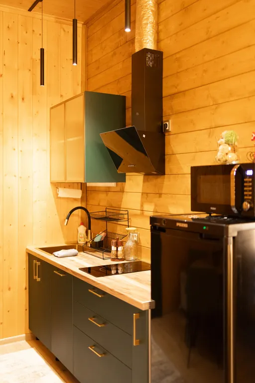 Дом Бархат с горячей купелью и панорамным видом на лесной склон