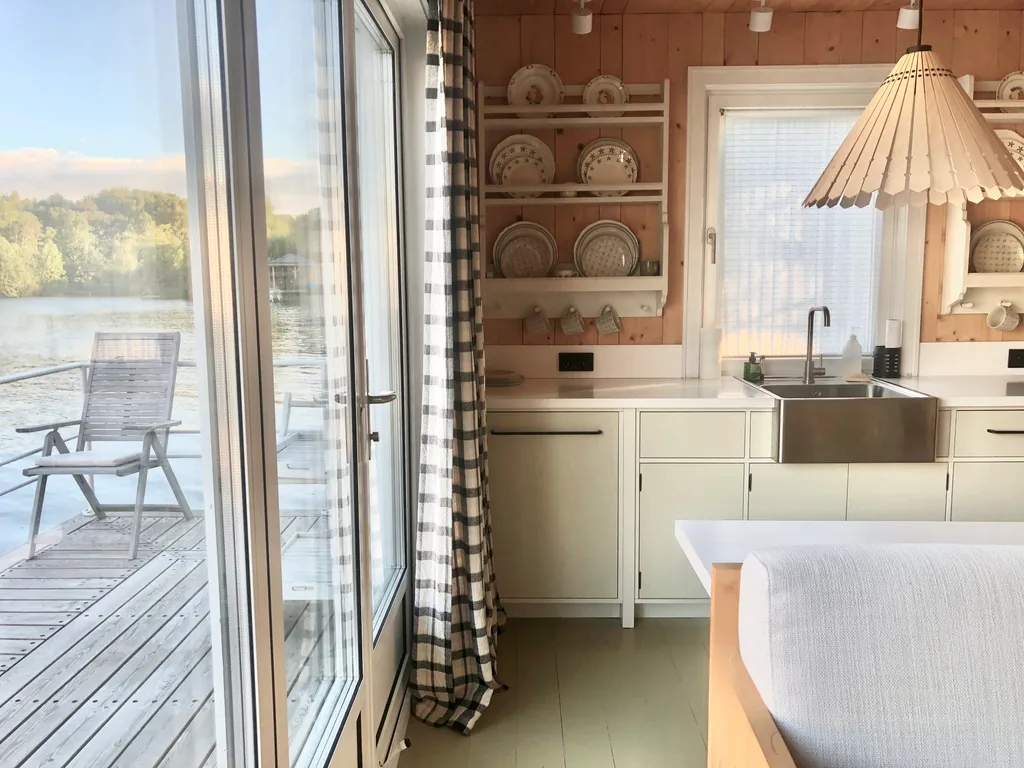 Речной домик с баней