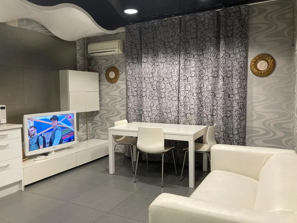 Стильная 3-комнатная квартира на берегу реки Исети