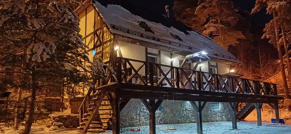 Дом на берегу озера