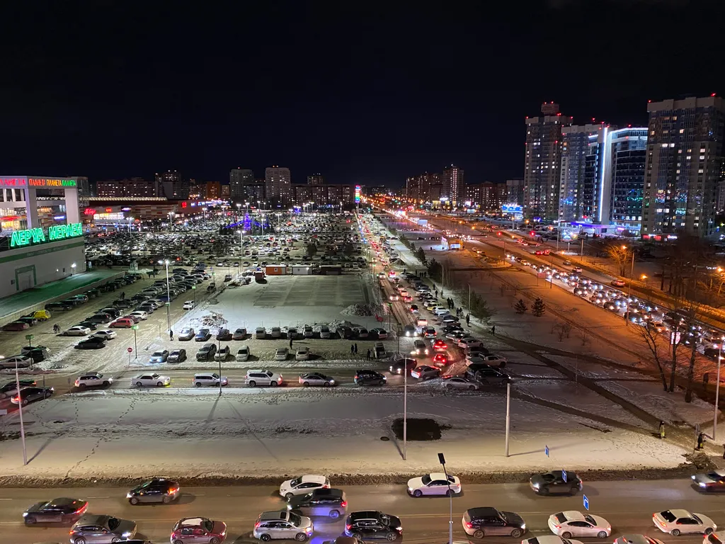 Современная 2-х комнатная квартира возле Планеты